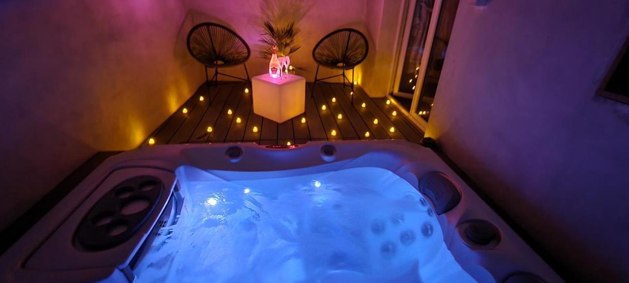 Апартаменти L'Acqua Dolce - La Rochelle - Ile De Re - Jacuzzi Екстер'єр фото