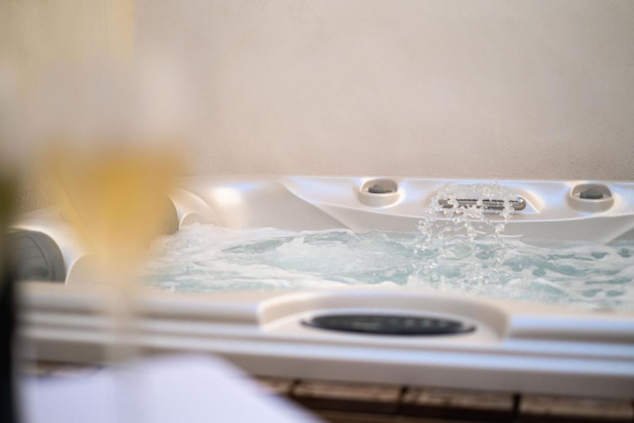 Апартаменти L'Acqua Dolce - La Rochelle - Ile De Re - Jacuzzi Екстер'єр фото