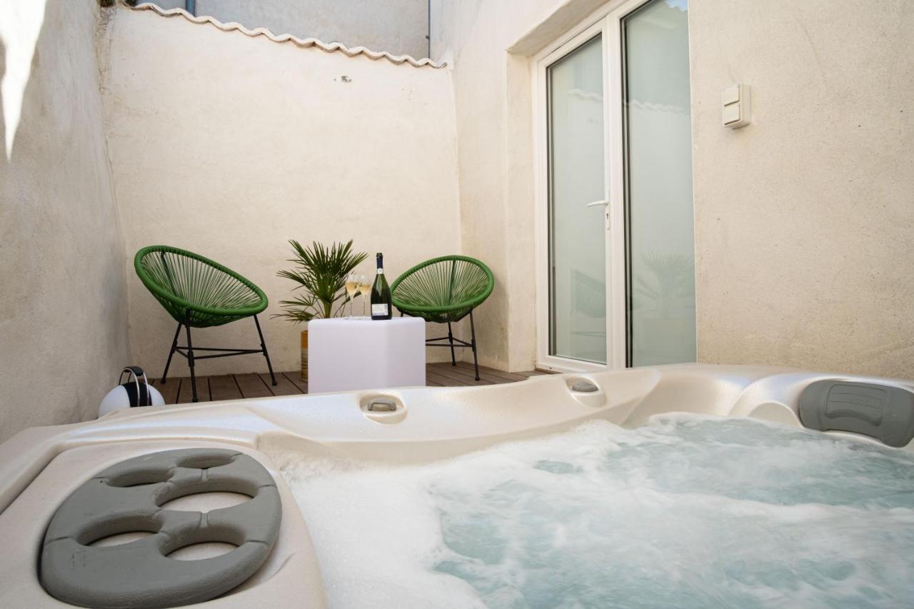 Апартаменти L'Acqua Dolce - La Rochelle - Ile De Re - Jacuzzi Екстер'єр фото